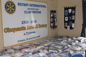 Dal Rotary Crotone 50 pacchi alimentari per le famiglie bisognose (1)