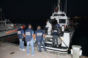 Soccorsi 32 migranti a largo di Capo Rizzuto (4)