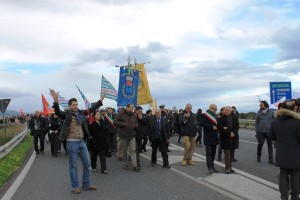 Protesta rifiuti a Rossano (8)
