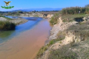 Sversamento acque di lavaggio inerti nel fiume Neto