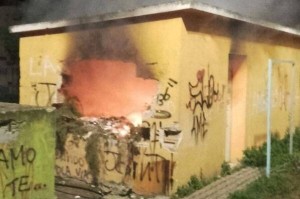 Incendio villa comunale di Rocca di Neto