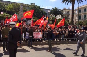 Renzi contestazione a Reggio Calabria