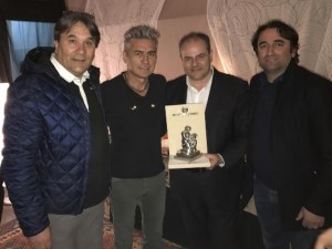 Ligabue riceve il Pitagora d’Argento di Michele Affidato1