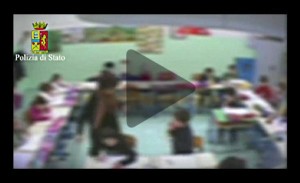 VIDEO - Schiaffi a bambini per aver sbagliato i compiti, insegnante sospesa per un anno
