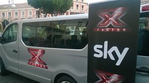 E’ arrivata a Crotone la festosa carovana di X Factor on The Road
