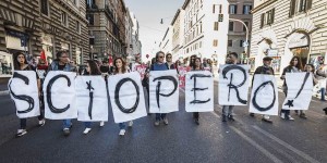 Italy : Unions protest against Renzi's school reform