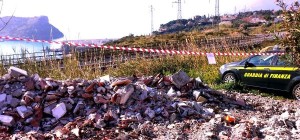 58 tonnellate di rifiuti speciali scaricati in area turistica, una denuncia e sequestro discarica - finanza4