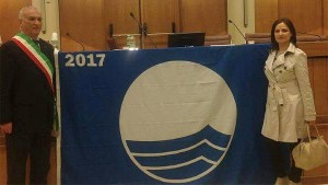 Consegnata al comune di Cirò Marina la 17 Bandiera Blu 2017