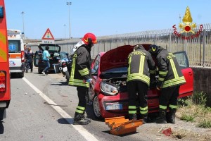 Crotone- incidente stradale sulla statale 106, 3 feriti5
