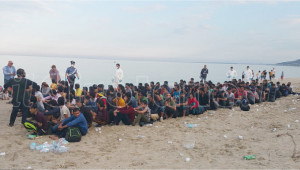 Sbarco nel pomeriggio barcone di migranti in Calabria tra Cirò Marina e Torre Melissa