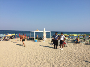 Baracche e Fuoristrada in spiaggia a Cirò Marina, multe e sgombero dei Carabinieri, Vigili e Capitaneria (1)