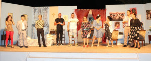 Pubblico in delirio per la Compagnia Teatrale Apollo Aleo ai Mercati Saraceni di Cirò Marina (2)