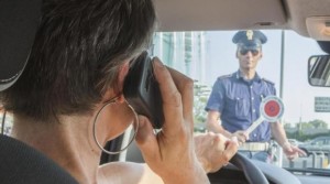 Polizia di Stato- intensificazione controlli per l’uso del cellulare alla guida