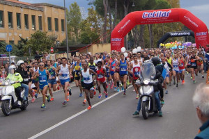 Il crotonese Antonio Carvelli alla XI edizione della Cetilar Pisa Half Marathon (3)
