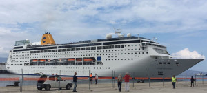 Nel porto di Reggio Calabria approda la nave Costa NeoRiviera di Costa Crociere (3)