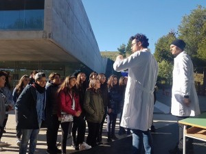 100 alunni dell'Istituto Rossano II in visita al Museo e ai Giardini di Pitagora di Crotone (3)