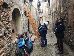 I Carabinieri passano a setaccio la città vecchia di Cosenza, controllate 32 abitazioni (2)