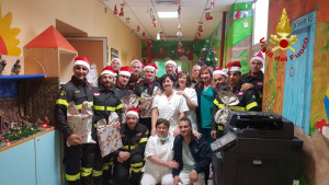 I Vigili del Fuoco “Babbo Natale” all'Ospedale dell'Annunziata di Cosenza