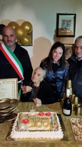 Zia Rosina compie 100 anni, è la nonna più anziana di Cirò (2)