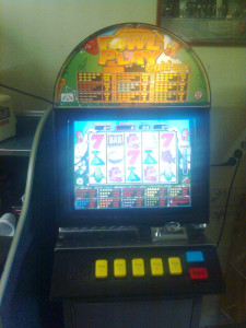Slot machines irregolari in un Bar, sequestrate dalla Finanza e multa per 60 mila euro (2)