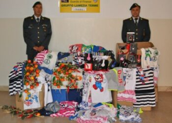 Sequestrati a Lamezia 10mila giocattoli a forma di alimenti