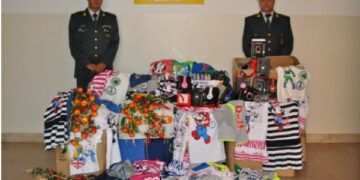 Sequestrati a Lamezia 10mila giocattoli a forma di alimenti