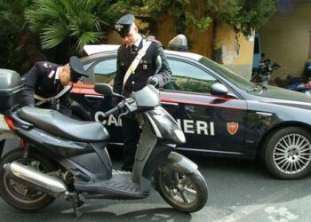 Tolleranza zero per chi guida senza casco