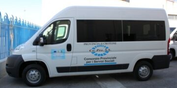 Servizi sociali, 4 nuovi pulmini al Consorzio Provinciale