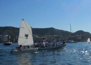Regata Optimist over 30, sfida tra genitori in barca a vela