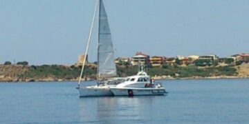 Soccorsa imbarcazione incagliata nelle secche di Isola di Capo Rizzuto