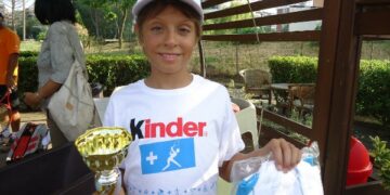 Il piccolo tennista Buzzurro vince il torneo Kinder+Sport