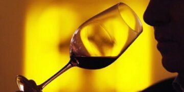 Mix di musica, poesia e vino a Cirò Marina