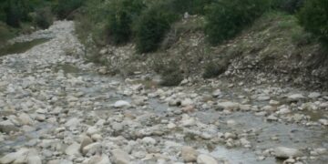 Liquami nel torrente Muranera di Cariati
