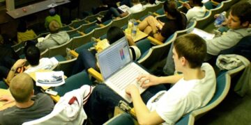 Anche l’operaio vuole il figlio dottore