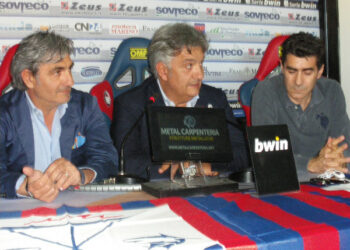 Calcio, il Crotone lancia la campagna abbonamenti 2012-2013