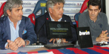 Calcio, il Crotone lancia la campagna abbonamenti 2012-2013