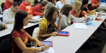 Indagine Censis sugli studenti calabresi, scuola e nuove tecnologie