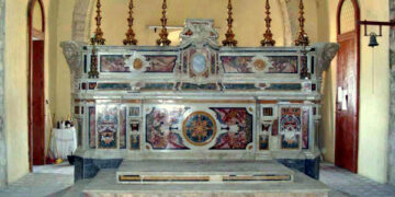 Restaurata l’altare maggiore nella chiesa di S. Donato