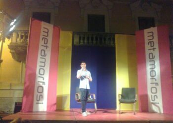 L’arte in scena in Piazza Diaz con Metamorfosi