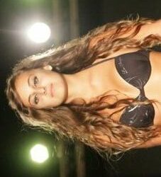 Miss Bandiera Blu 2012 e’ la cariatese Elisabetta Bruno