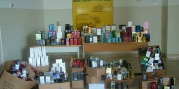 Controllo economico del territorio, sequestrati 2450 profumi contraffatti