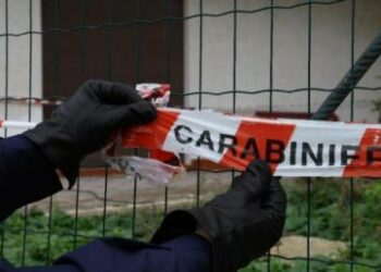 Continuavano a costruire casa nonostante i sigilli