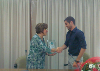 La città abbraccia Alessandro Riga conferendogli la menzione speciale