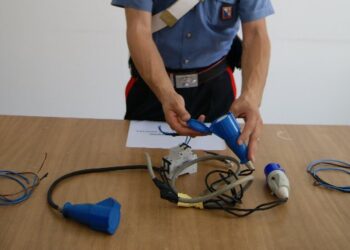 Allacci abusivi all’Enel, tre arresti