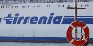 Amianto navi Tirrenia nel porto, fare chiarezza