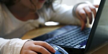 Navigare sicuri, riparte progetto ‘Buono a sapersi’ nelle scuole