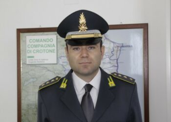 Cambio della guardia per le Fiamme gialle di Crotone