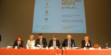 Apertura anno scolastico tra cerimonia ufficiale e proteste