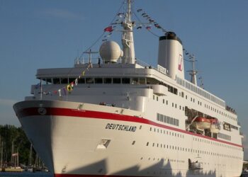 Crociera tedesca a Crotone, 500 passeggeri visiteranno territorio