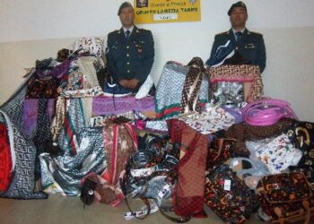 Sequestrati 2.233 articoli contraffatti nel lametino